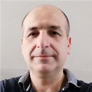 Laureato in Scienze Politiche indirizzo storico, impartisco lezioni di Storia a ragazzi della scuola media e superiore